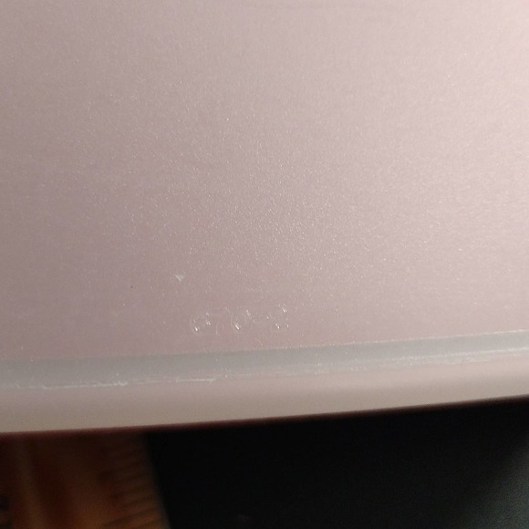 Tupperware sandwich keeper w/ lid and Refrigerator bowls X2 w/lids (B8) - Picture 16 of 16